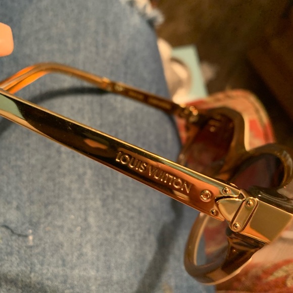 Like new Louis Vuitton women’s sunglasses